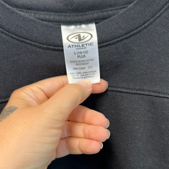 Athletic Works Girls Black Crew Neck Sweatshirt - Picture 2 of 5